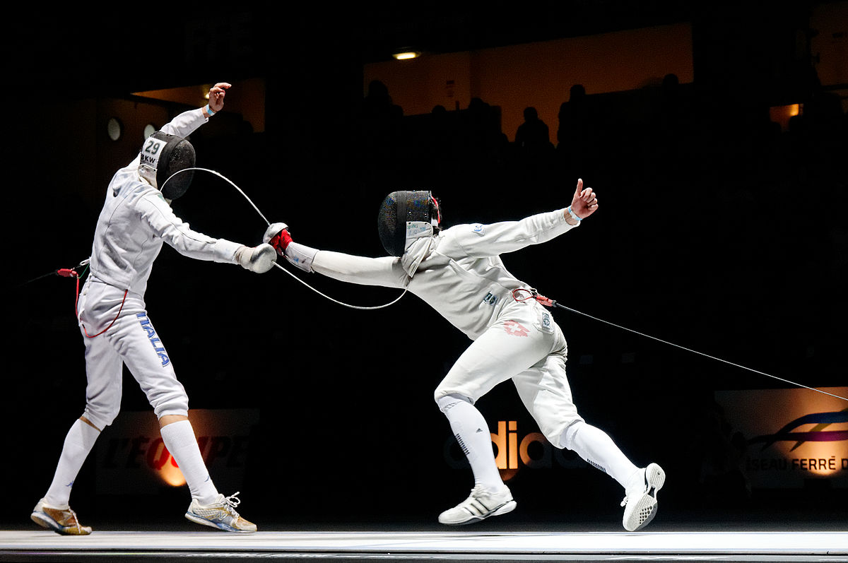 how do you score points in fencing